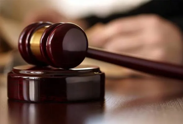 71594637884_courtgavelmahkam.jpg