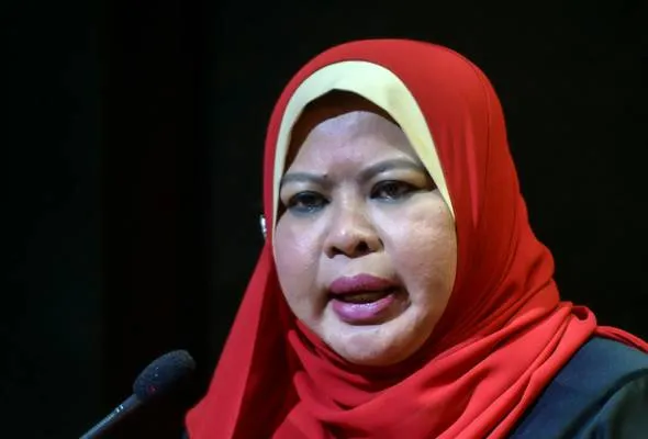 81553584696_DatukSeriRinaMohd.jpg