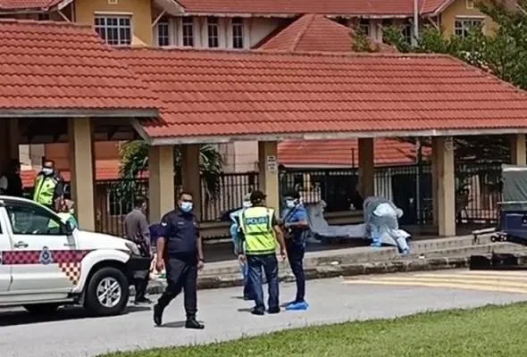 51590395154_gelandangan.jpg