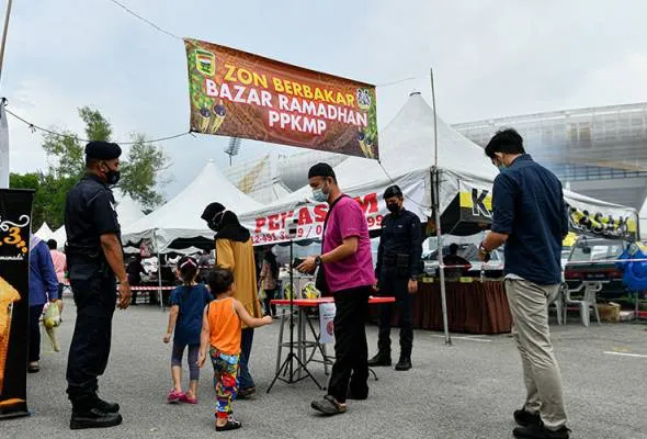 71618330449_BazarRamadhanStadi.jpg