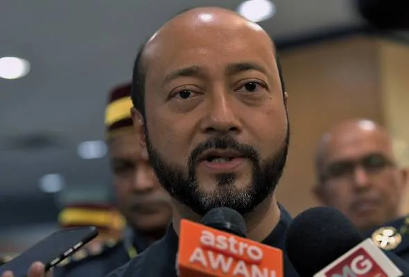 41623773543_Mukhriz.jpg