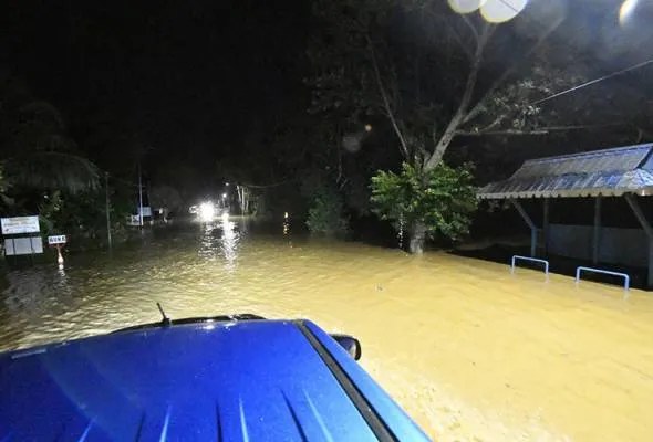 61629615309_banjir.jpg