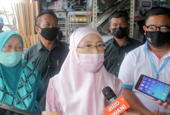41639129467_WanAzizah.jpg