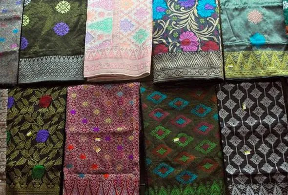61546441770_kainsongket.jpg