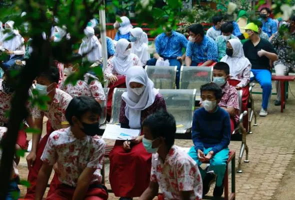 61628584477_TBSCHOOLKIDSINDONESI.jpg