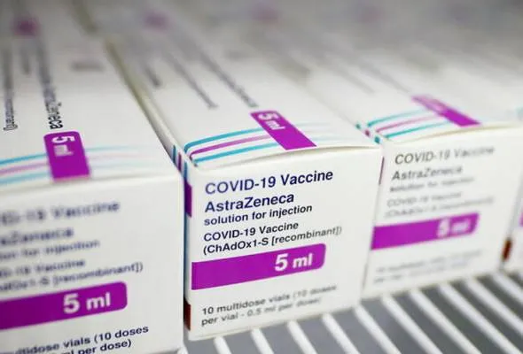 51625331993_AstraZenecasvacci.jpg