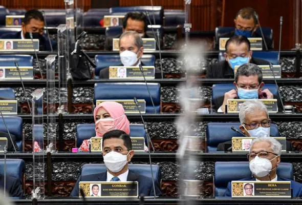 81627396667_dewanrakyatsidang.jpg