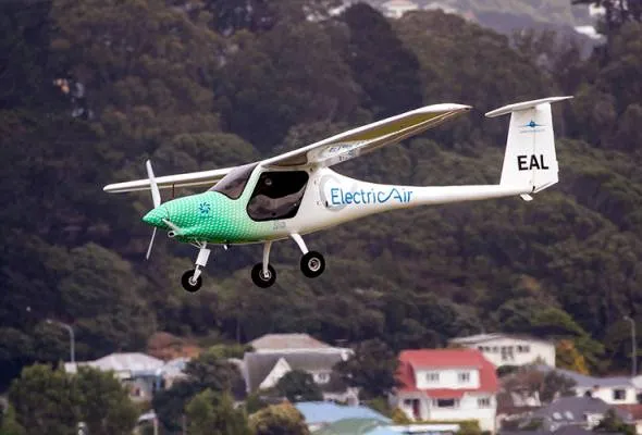 41635803836_ElectricAirplane.jpg