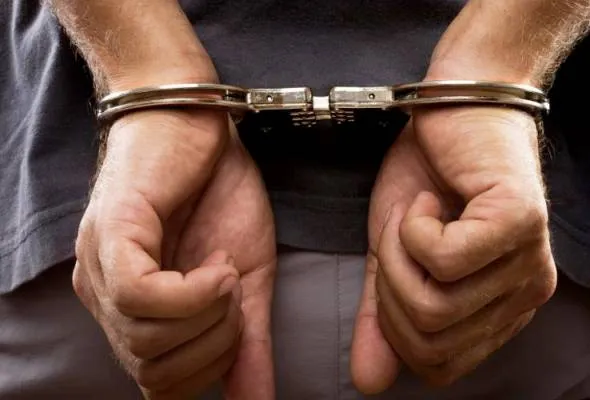 81617689051_HANDCUFF.jpg