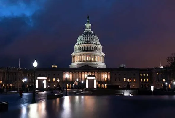 41668730367_TheCapitolWashing.jpg