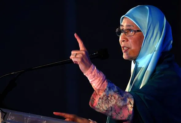 61619331789_WanAzizah.jpg