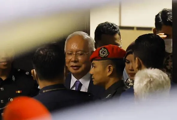 41666688735_NAJIB.jpg