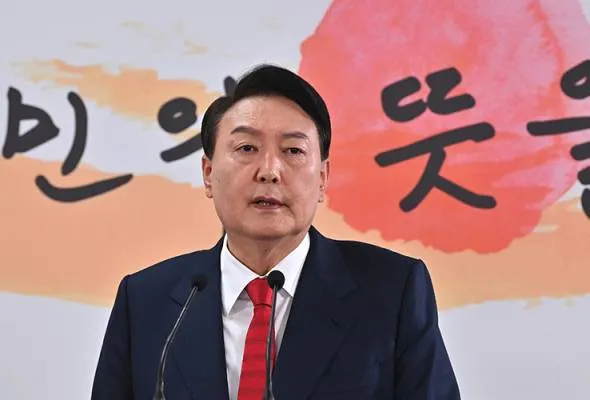 81648959357_YoonSukYeolSouth.jpg