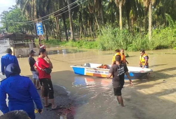 51663596395_floodvictims.jpg