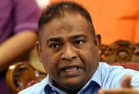 TERKINI Azeez Rahim Direman Dua Hari Bantu Siasatan Kes Tipu TERKINI Azeez Rahim Direman Dua Hari Bantu Siasatan Kes Tipu