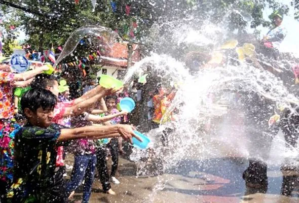 51523879863_songkran.jpg