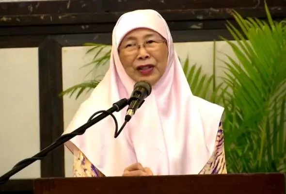 51688976678_TBWanAzizah.jpg