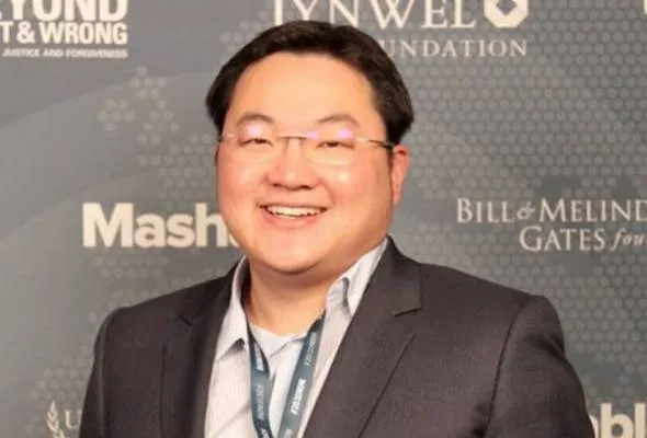 41648560853_Jlow.jpg