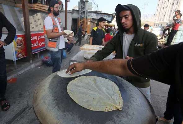 41699573948_Palestinians.jpg