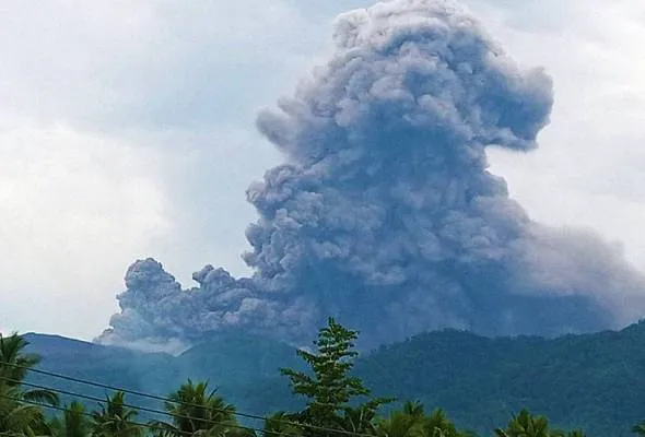 61700657614_GunungBerapiDukono.jpg