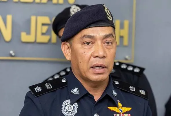 41689290845_SuptMohdHakiHasbu.jpg