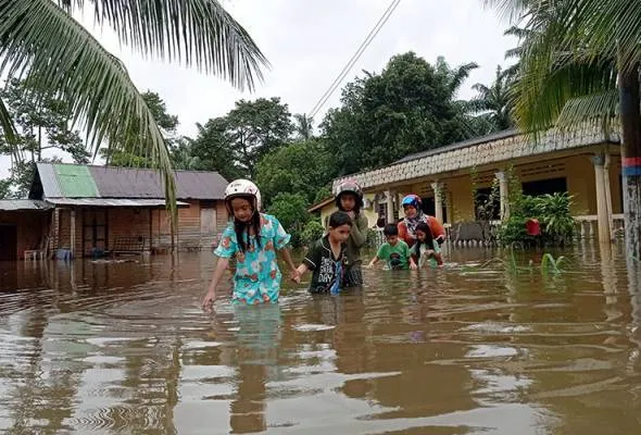 41705635181_banjir.jpg