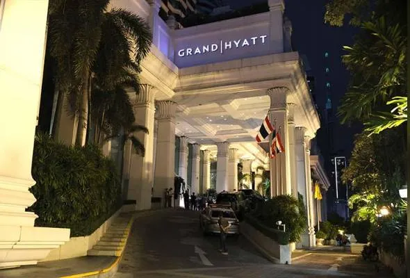 41721172424_tbGrandHyattErawan.jpg