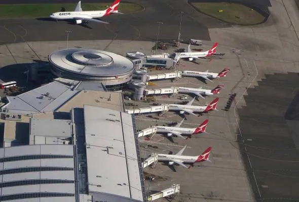 41751334489_Sydneyairport.jpg