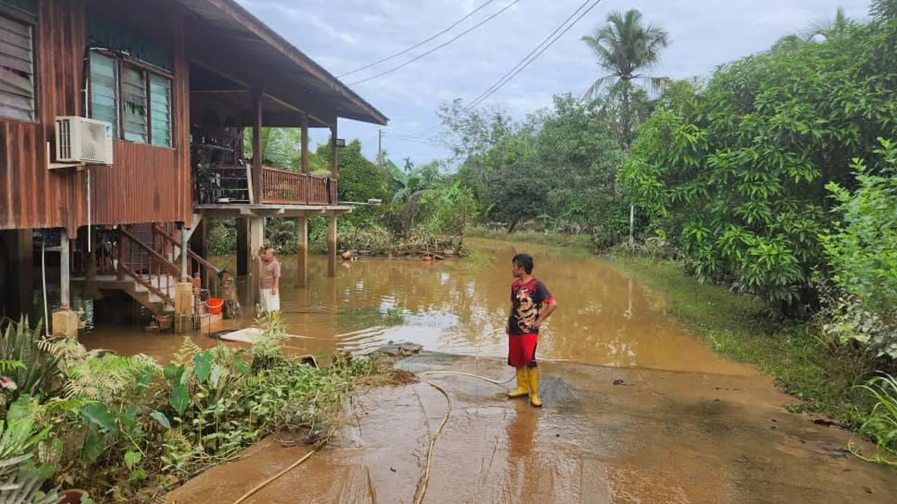 41761559840_SipitangBanjir.jpg