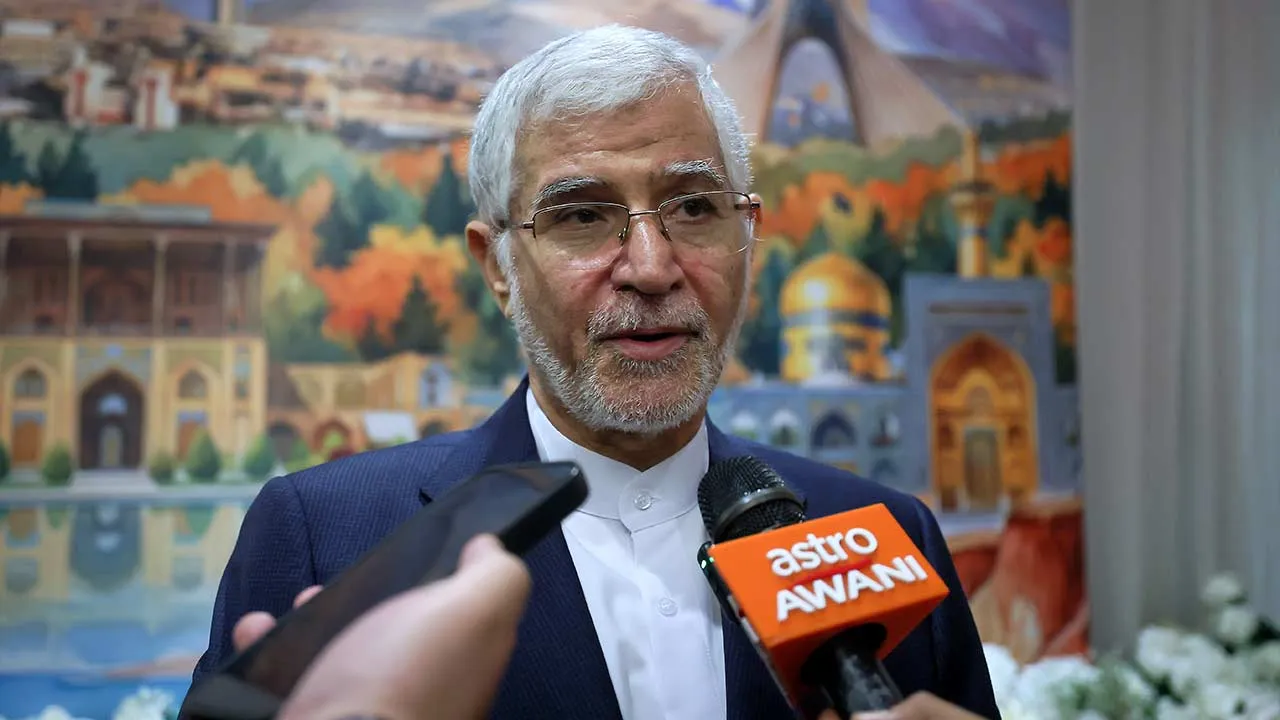 KUALA LUMPUR, 10 Feb -- Duta Iran ke Malaysia, Valiollah Mohammadi Nasrabadi ketika bertemu pengamal media pada Majlis Ulang Tahun Kemenangan Revolusi Islam Iran ke-47 di sebuah hotel malam ini.  --fotoBERNAMA (2026) HAK CIPTA TERPELIHARA