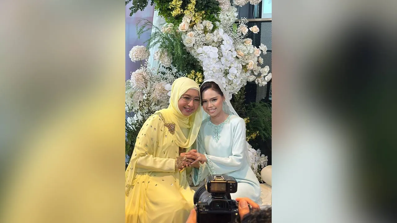  Bella Astilah tunang, Syed Saddiq