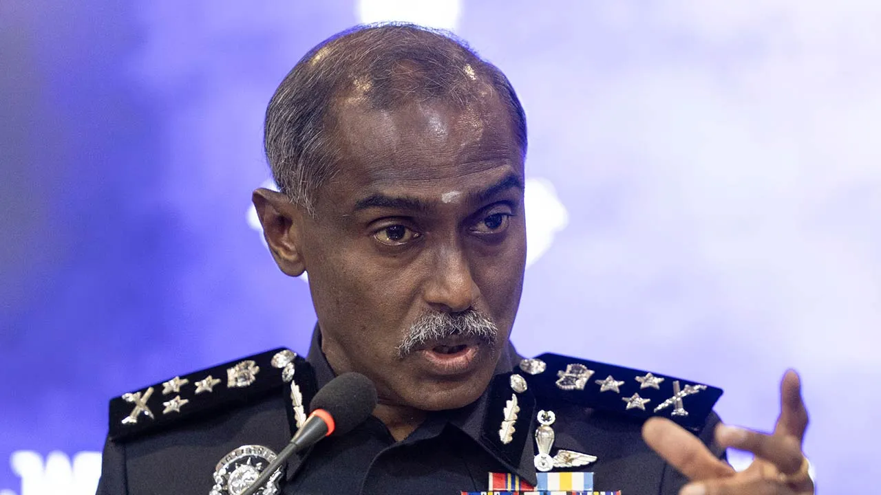 Kuala Lumpur , 18 Mac 2026. Pengarah Jabatan Siasatan Jenayah (JSJ),  Datuk M. Kumar S. Muthuvelu pada sidang media berkenaan kejayaan OP Lejang Mewah Klon : Jenayah Curi dan Klon Identiti Kenderaan di 6 Buah Negeri di Pulapol.Astro AWANI / SHAHIR OMAR