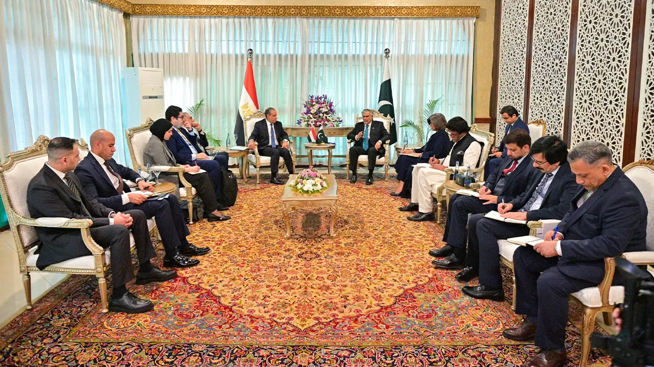 Egyptian Foreign Minister Badr Abdelatty and Pakistan's Deputy Prime Minister and Minister for Foreign Affairs Mohammad Ishaq Dar hold discussion on Pakistan-Egypt bilateral relations, on the day Pakistan hosts talks with the foreign ministers of Saudi Arabia, Egypt and Turkey to discuss regional de-escalation, amid the U.S.-Israel conflict with Iran, in Islamabad, Pakistan, March 29, 2026. Pakistan's Ministry of Foreign Affairs/Handout via REUTERS THIS IMAGE HAS BEEN SUPPLIED BY A THIRD PARTY. NO RESALES. 