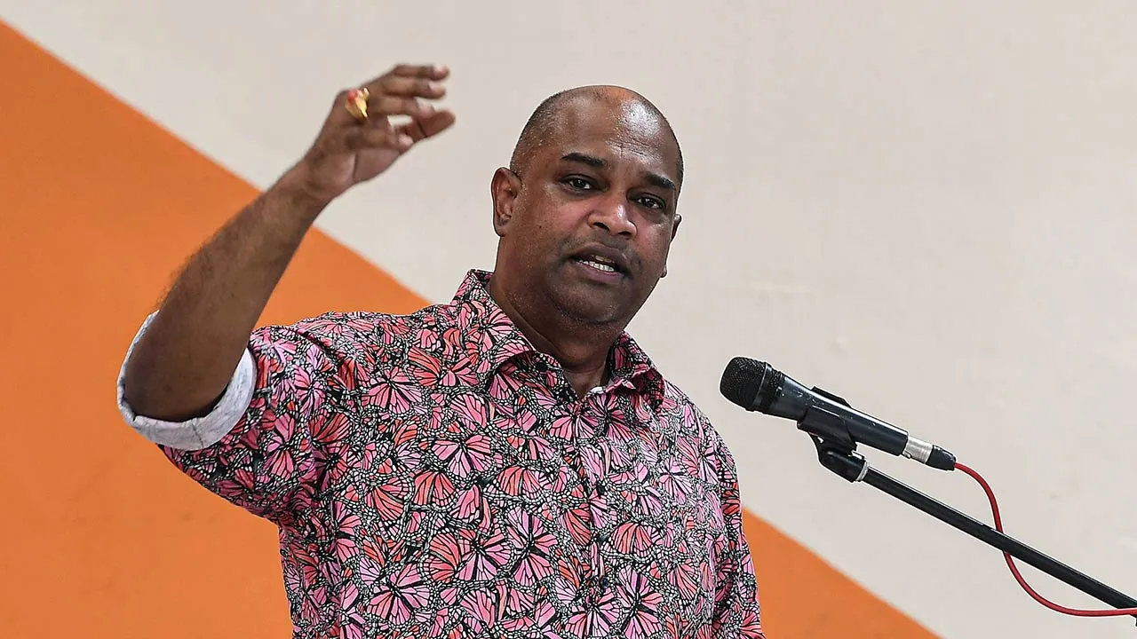 SUNGAI BULOH, 7 Mac -- Menteri Sumber Manusia Datuk Seri Ramanan Ramakrishnan berucap pada Majlis Program Sumbangan Bakul Makanan dan Bubur Lambuk Jabatan Pembangunan Kemahiran (JPK) Kesuma 2026 di Dewan MPKS Saujana Utama hari ini.