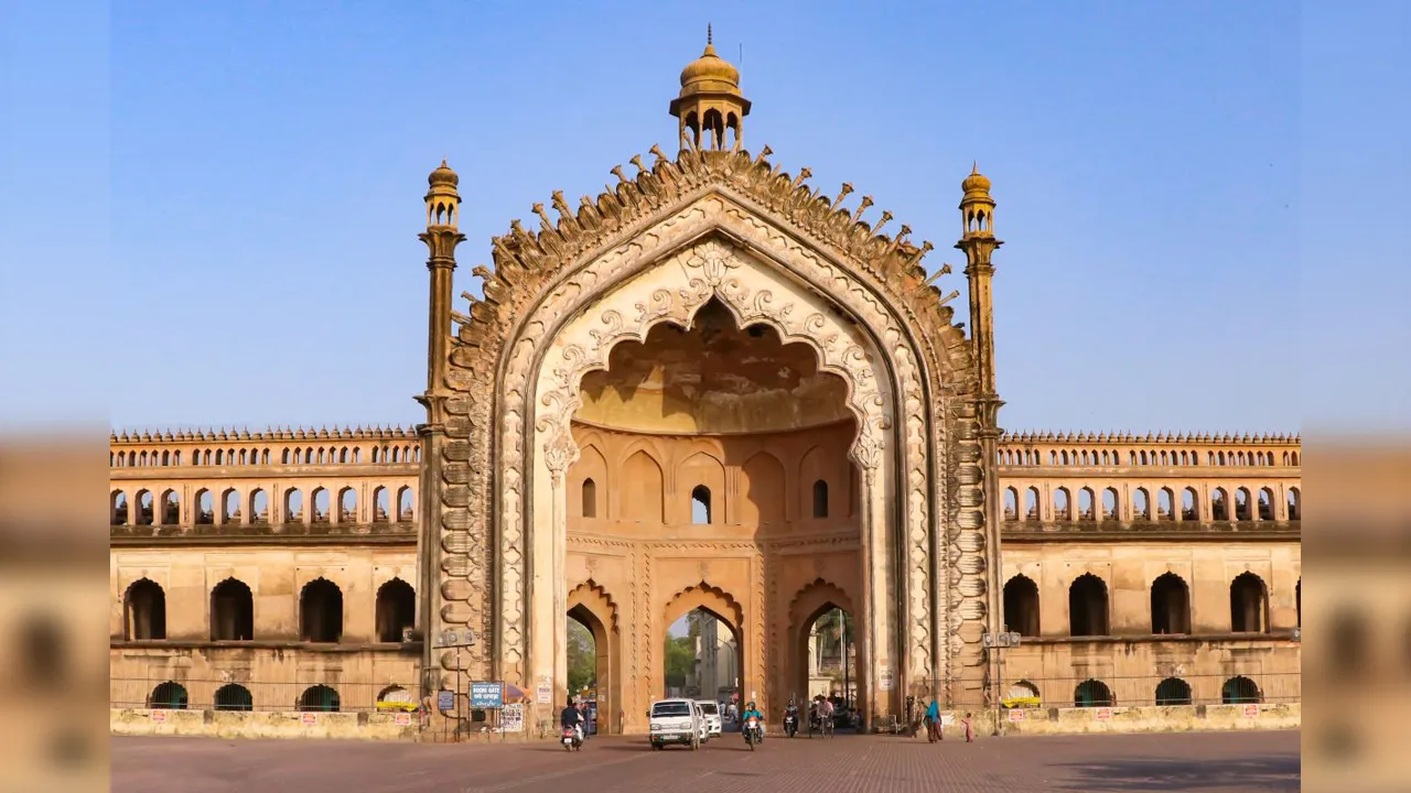 From mouth-watering Galouti Kabab to Awadhi Biryani, delectable Chaat & Golgappe, desserts like Makhan Malai & so much more - Lucknow in Uttar Pradesh is a haven for food, enriched in centuries-old traditions._X @UNinIndia