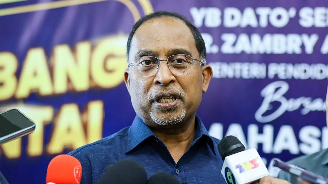 KUALA NERUS, 30 Mac -- Menteri Pendidikan Tinggi, Datuk Seri Dr Zambry Abdul Kadir pada sidang media selepas Majlis Sembang Santai Menteri Pendidikan Tinggi bersama Mahasisiswa di Universiti Sultan Zainal Abidin (UniSZA) hari ini.  -- fotoBERNAMA (2026) HAK CIPTA TERPELIHARA