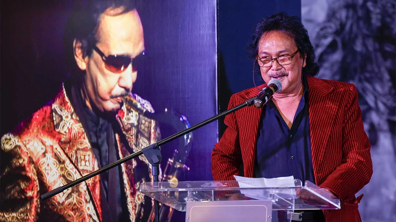 KUALA LUMPUR, 16 April -- Anak sulung Tan Sri Ahmad Nawab Nasir Khan berucap pada Majlis Pelancaran Buku Sentuhan Emas Lagu Lagu Tan Sri Ahmad Nawab di Saloma Kuala Lumpur.    -- fotoBERNAMA (2026) HAK CIPTA TERPELIHARA