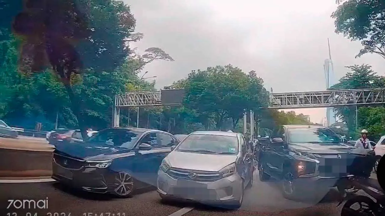 Anggota Trafik Langgar Threads @batrisyiardani_