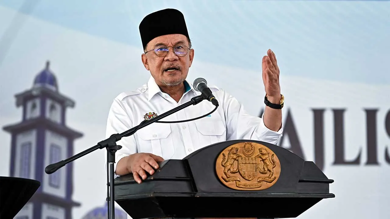 IPOH, 4 April -- Perdana Menteri Datuk Seri Anwar Ibrahim berucap pada Majlis Jalinan Mesra MADANI di Taman Perpaduan Koperasi Tambun, hari ini.  --fotoBERNAMA (2026) HAK CIPTA TERPELIHARA