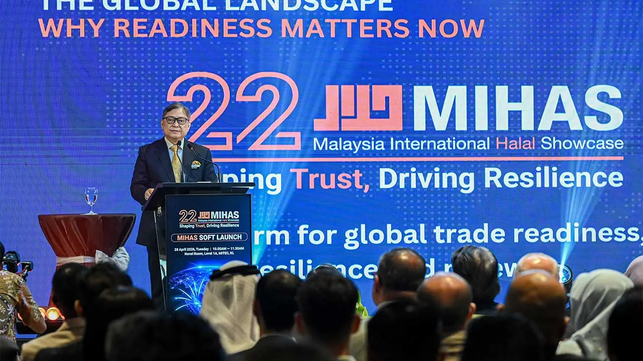 KUALA LUMPUR, April 28 -- Chief Executive Officer of Malaysia External Trade Development Corporation (MATRADE), Abu Bakar Yusof delivers his welcome remarks during the soft launch of the 22nd Malaysia International Halal Showcase 2026, held at the Malaysia International Trade and Exhibition Centre today.  -- fotoBERNAMA (2026) COPYRIGHT RESERVED