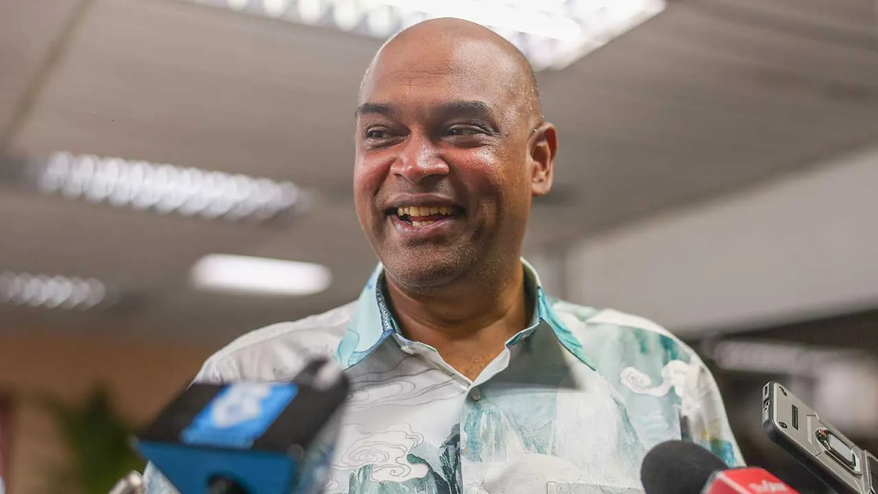 KUALA LUMPUR, 16 April -- Menteri Sumber Manusia Datuk Seri R. Ramanan bercakap kepada media selepas hadir mesyuarat anjuran Concorde Club di Wisma Bernama hari ini.  -- fotoBERNAMA (2026) HAK CIPTA TERPELIHA