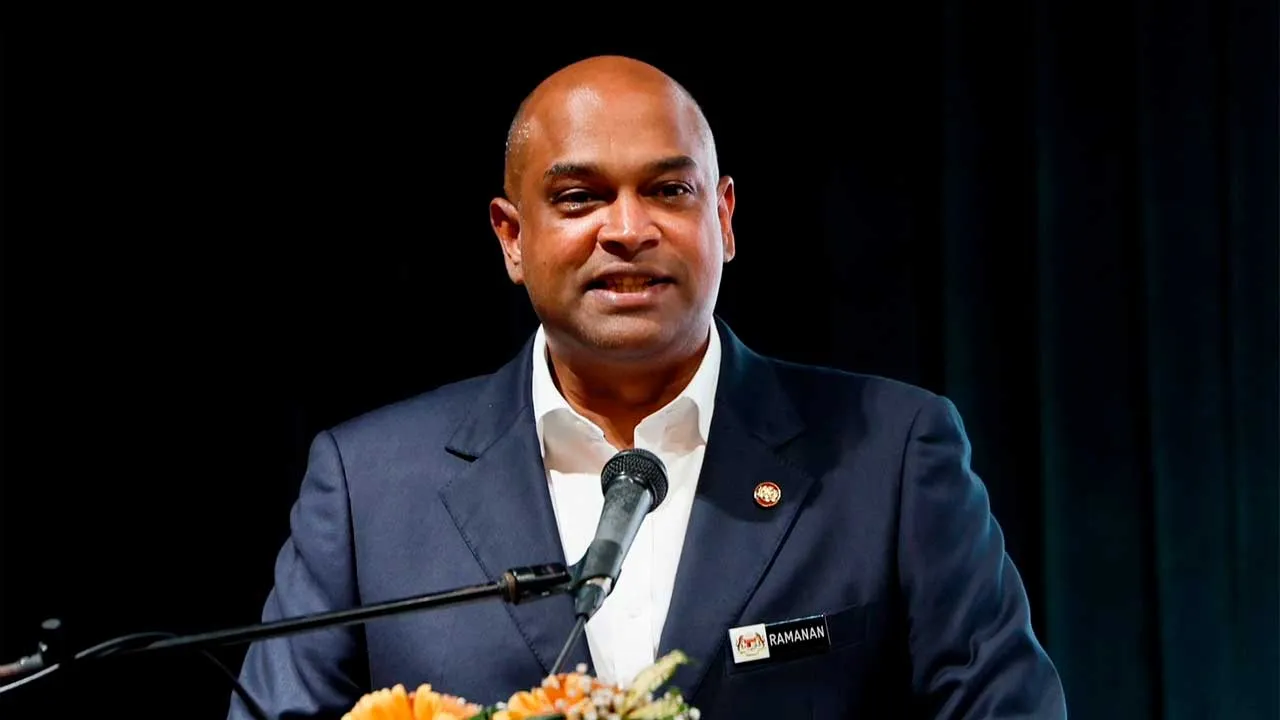 SUBANG, 2 April -- Menteri Sumber Manusia Datuk Seri Ramanan Ramakrishnan berucap merasmikan Program Bicara Dan Perkongsian Menelusuri Hari Pekerja: Pekerja Kesuma Bangsa, hari ini.  --fotoBERNAMA (2026) HAK CIPTA TERPELIHARA