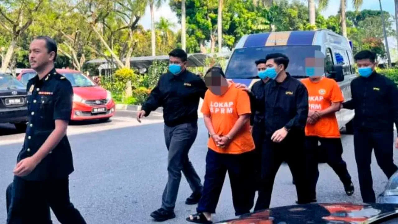 Seleweng dana RM230 juta: Timbalan NGO, pengarah syarikat lanjut reman