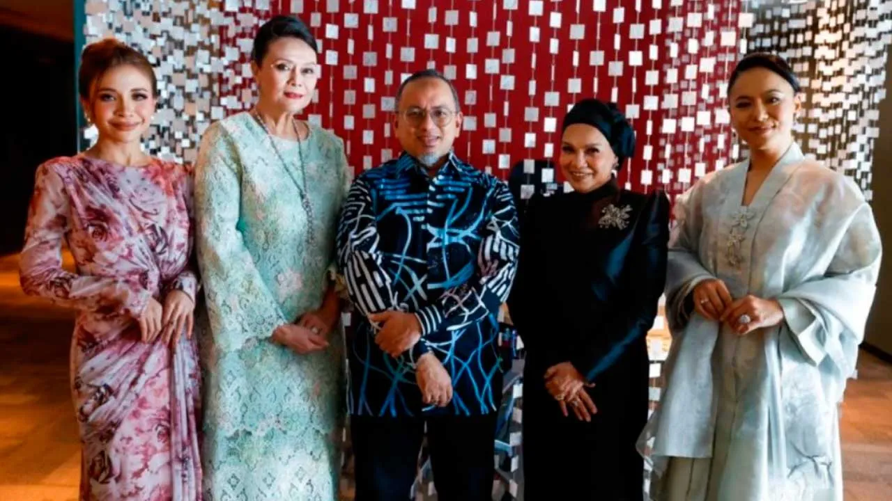 WARISAN SENI BIDUANITA NEGARA SHARIFAH AINI DIANGKAT KE PENTAS BERPRESTIJ DFP