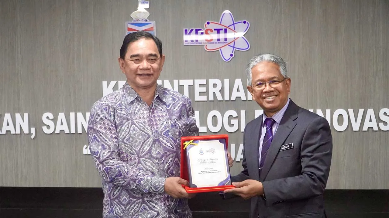 Pertemuan ini membuka ruang perbincangan yang konstruktif berkaitan pengurusan perkhidmatan pendidikan, pengukuhan tadbir urus, serta usaha berterusan dalam memperkasa profesion keguruan demi meningkatkan kualiti pendidikan di Sabah.