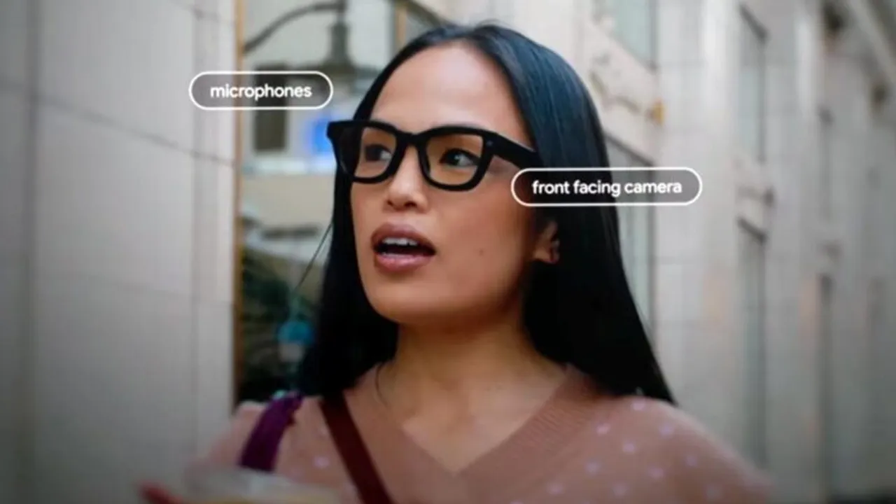 Cermin mata pintar paling premium di pasaran sekarang ialah keluaran EssilorLuxottica dan Meta. Mereka mendominasi pasaran menerusi siri cermin mata pintar Ray-Ban dan Oakley. Selepas ini persaingan akan menjadi lebih sengit selepas CEO Gucci, Luca de Meo mengesahkan mereka akan memasuki pasaran yang sama bermula 2027 dengan kerjasama Google.