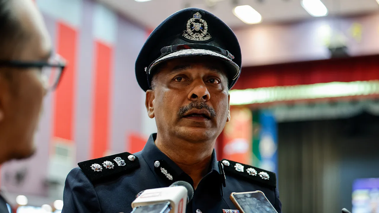 KAPAR, 25 Mac -- Ketua Polis Daerah Klang Utara ACP S Vijaya bercakap kepada media pada Majlis Sambutan Peringatan Hari Polis ke-219 Ibu Pejabat Polis Daerah Klang Utara di Dewan Sekolah Jenis Kebangsaan (Cina) Soo Jin, Kapar hari ini.  -- fotoBERNAMA (2026) HAK CIPTA TERPELIHARA