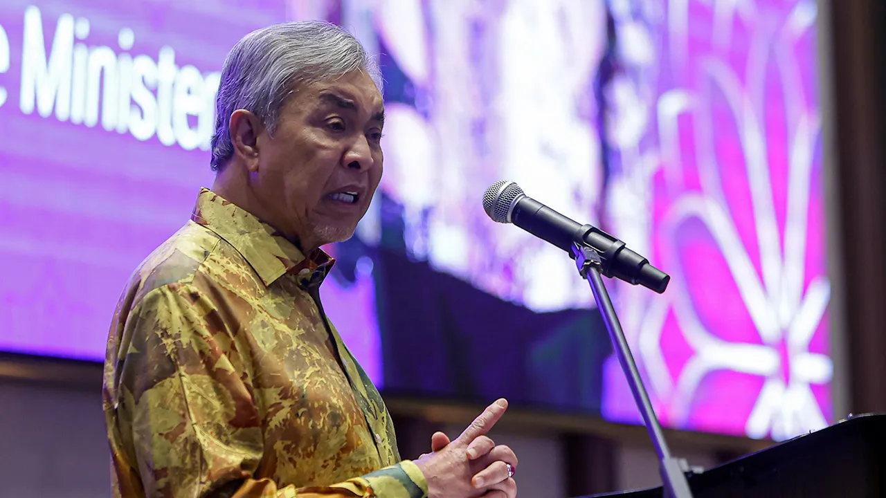 KUALA LUMPUR, 26 April -- Timbalan Perdana Menteri Datuk Seri Dr Ahmad Zahid Hamidi berucap pada Jamuan Apresiasi Kerajaan-Komuniti Perniagaan hari ini.  -- fotoBERNAMA (2026) HAK CIPTA TERPELIHARA