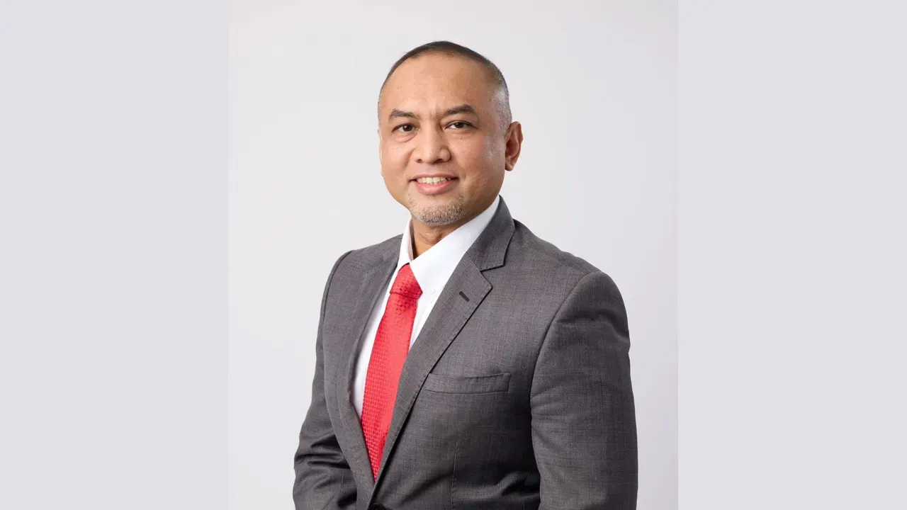 Prasarana Malaysia Berhad hari ini mengumumkan Presiden dan Ketua Pegawai Eksekutif Kumpulan (PGCEO), Amir Hamdan akan menamatkan perkhidmatannya selepas hampir lapan tahun bersama syarikat pengangkutan awam itu. Sumber: Prasarana