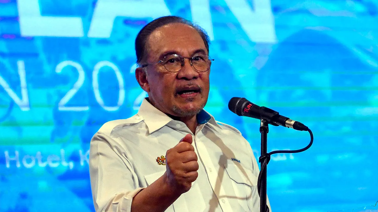 KOTA BHARU, 18 April -- Perdana Menteri Datuk Seri Anwar Ibrahim menyampaikan ucapan pada Mini Konvensyen KEADILAN Kelantan 2026 hari ini.  -- fotoBERNAMA (2026) HAK CIPTA TERPELIHARA